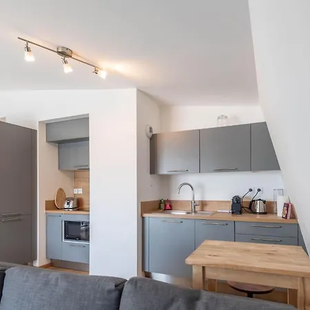 Smartstay Charlotte Perriand - Proche Lac アパート