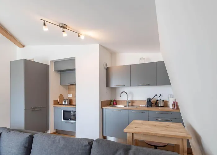 Smartstay Charlotte Perriand - Proche Lac アパート