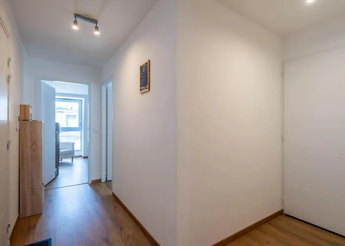 Smartstay Charlotte Perriand - Proche Lac アパート