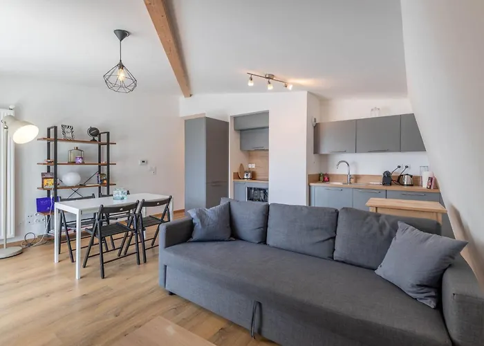 Smartstay Charlotte Perriand - Proche Lac * エクスレバン